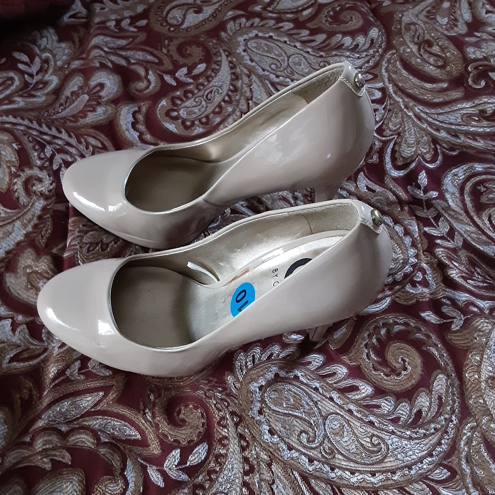 Guess heels